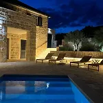 Villa Authentic Premium With Sea View And Heated Pool
