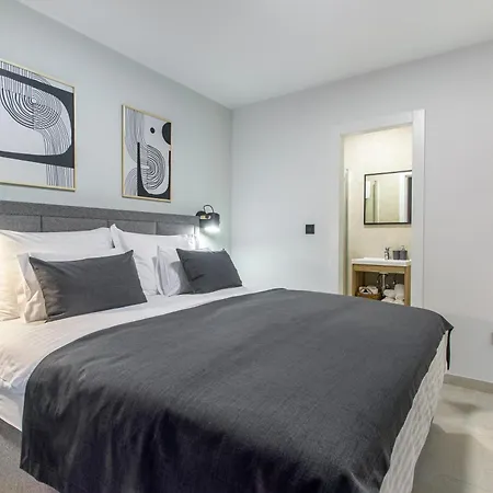 Luxury Mare Heated Pool And Sea Views