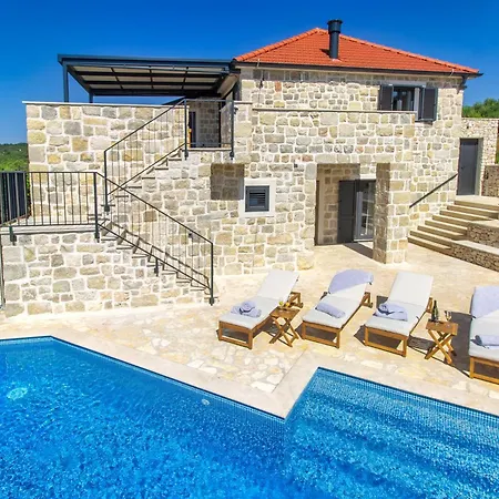 Willa Luxury Mare Heated Pool And Sea Views Vinišće