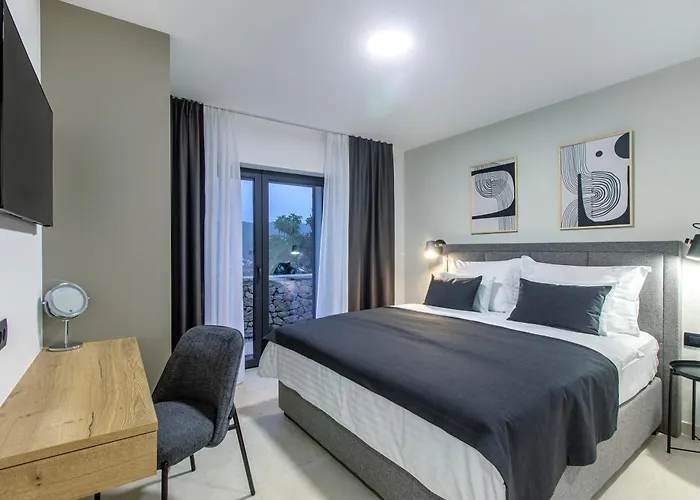 Willa Authentic Premium With Sea View And Heated Pool Vinišće