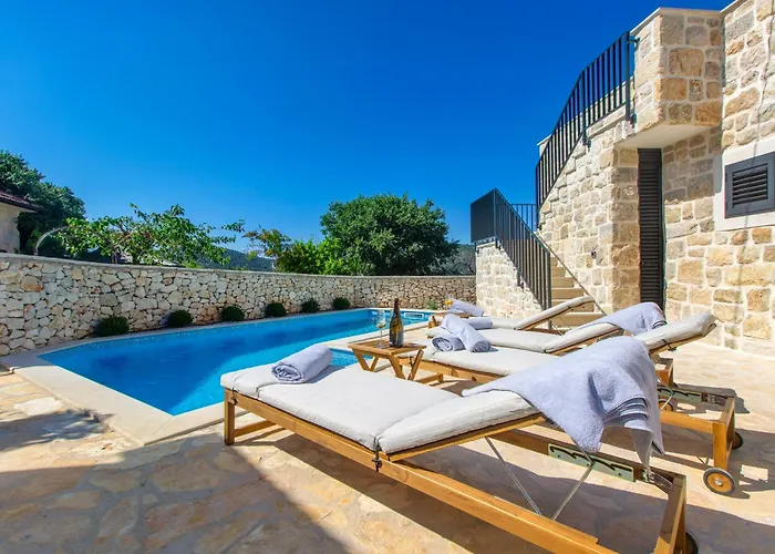Willa Authentic Premium With Sea View And Heated Pool Vinišće