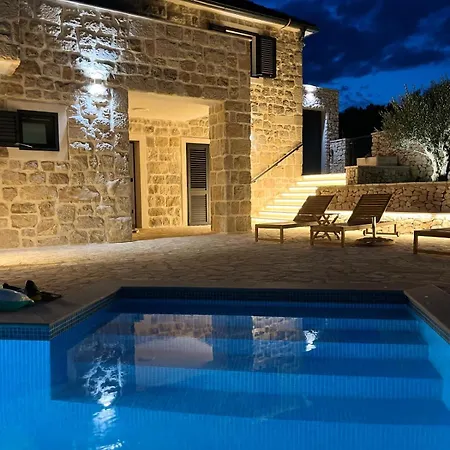 Luxury Mare Heated Pool And Sea Views