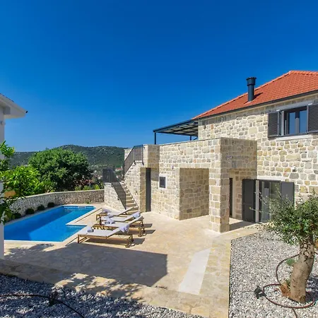 Stone Luxe Sea View Villa - Heated Pool & Garden * Vinisce