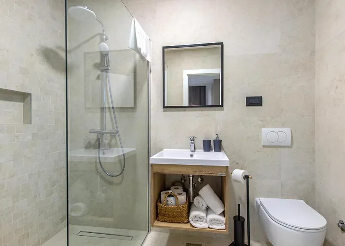 Authentic Premium With Sea View And Heated Pool Винишче