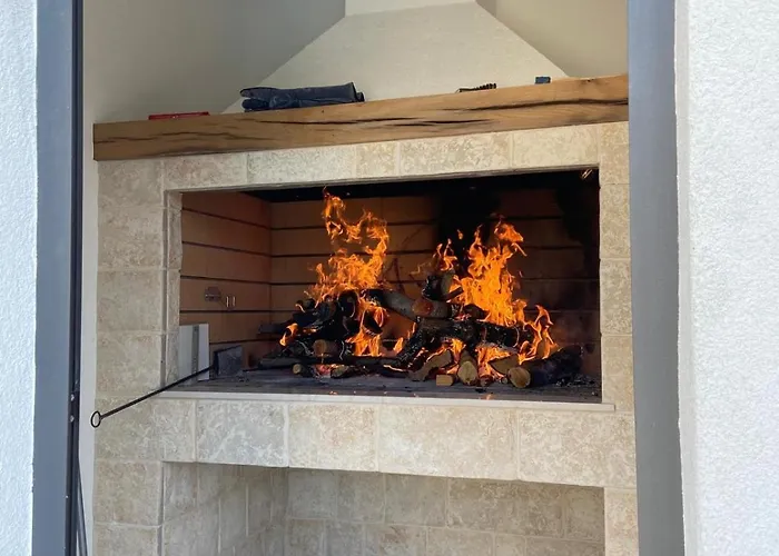 Authentic Premium With Sea View And Heated Pool Вилла Винишче